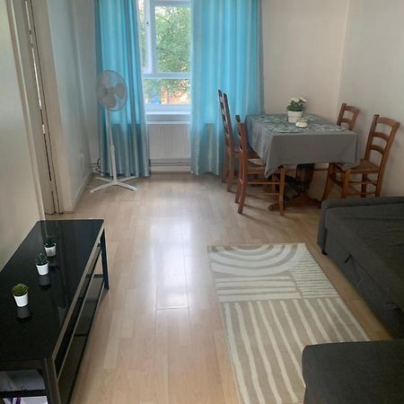 86 Mcdermott Lägenhet London Exteriör bild